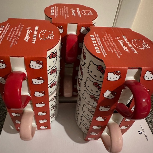MWT: BIG Hello kitty set a six LG mugs - Picture 5 of 8